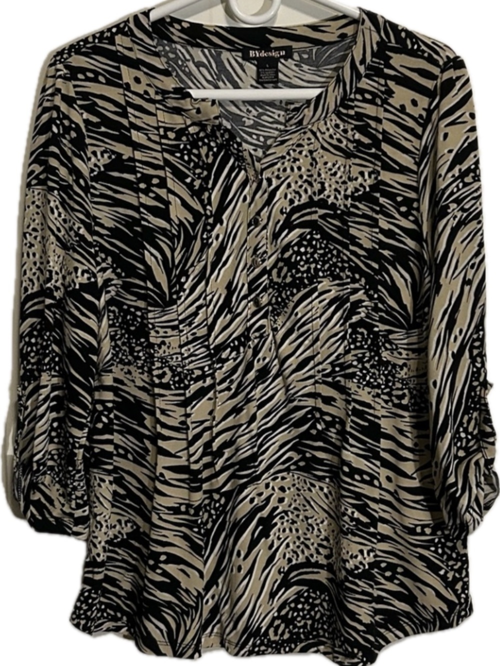By Design Adjustable Sleeve V-Neck Top Women’s Size Large